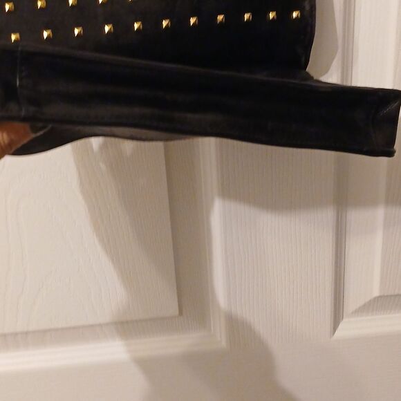 Tignanello Black and Gold Crossbody Bag with Sleek Design Leather - Picture 9 of 9